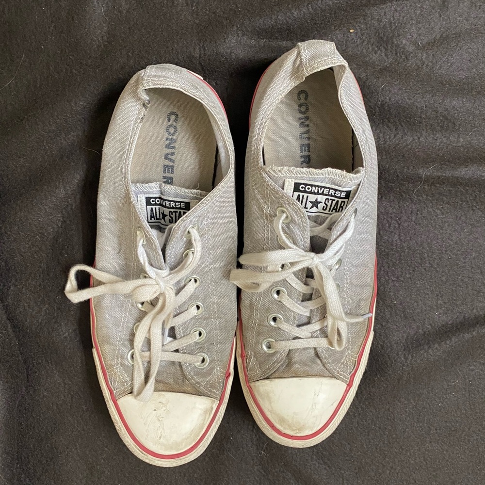 Grey converse